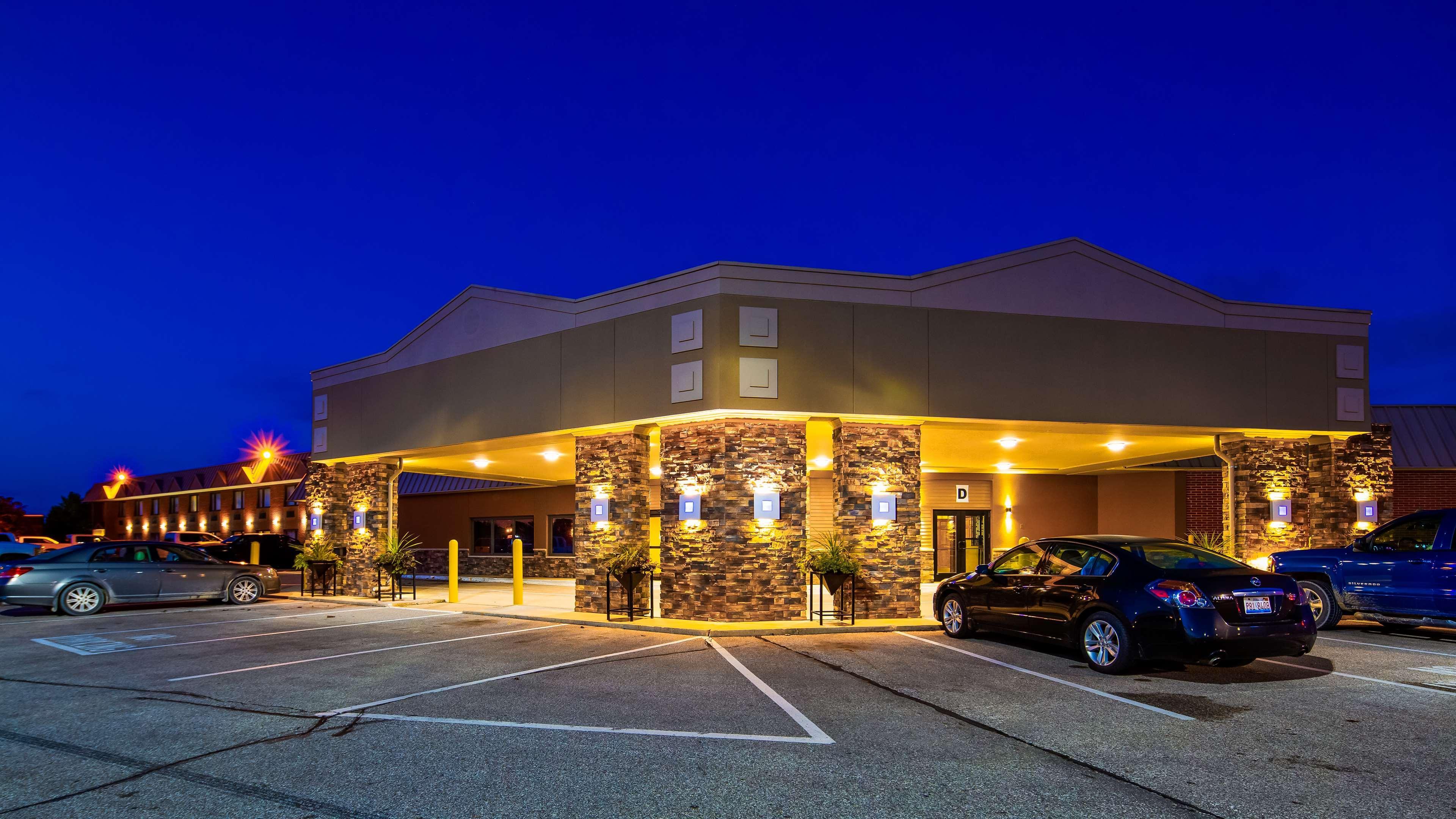 Crossroads Hotel & Event Center Fort Dodge Exterior photo